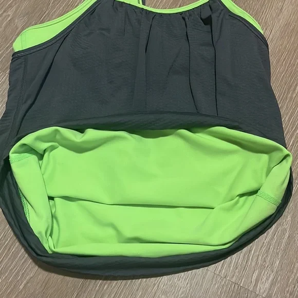 •Ivivva by Lululemon • gray and green • size 14 - Picture 5 of 5